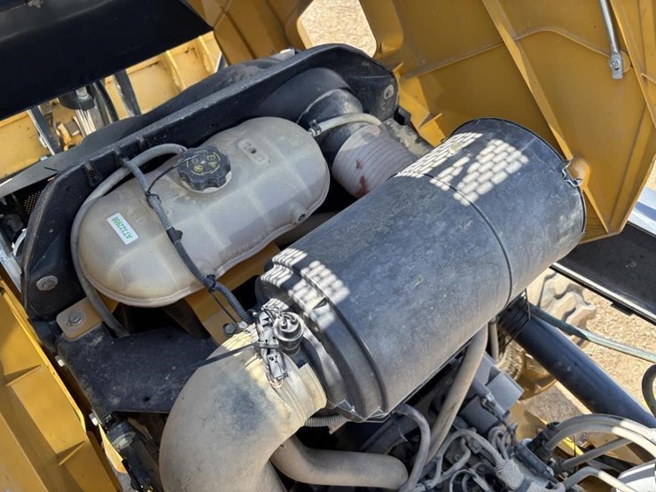 2020-deere-310l-ep-image-52
