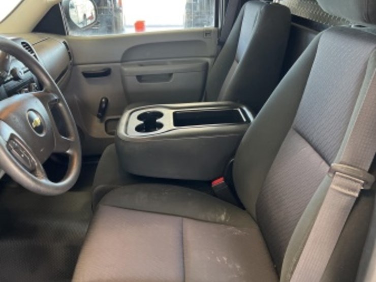 2013-chevrolet-silverado-1500-image-19