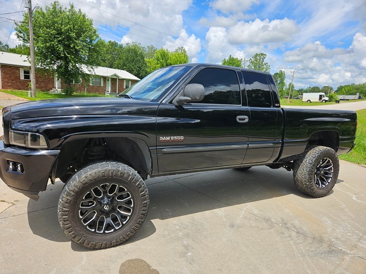 #18968-•-2002-dodge-ram-pickup-truck-image-4