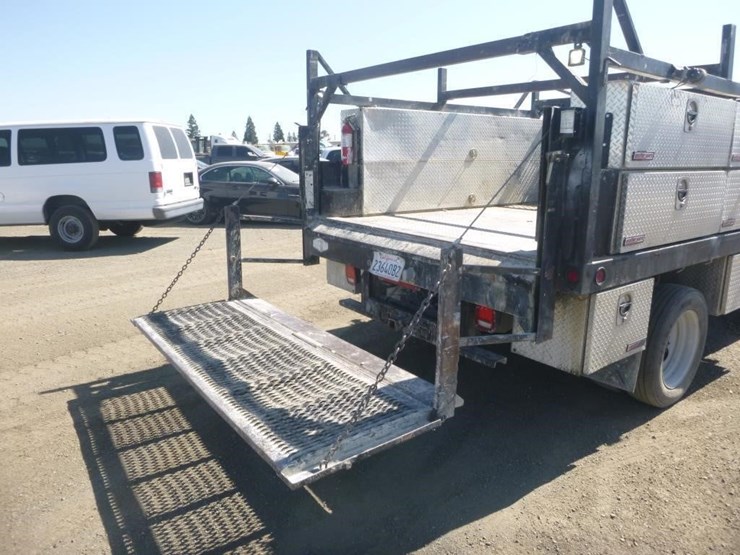 2016-ford-f550-image-9