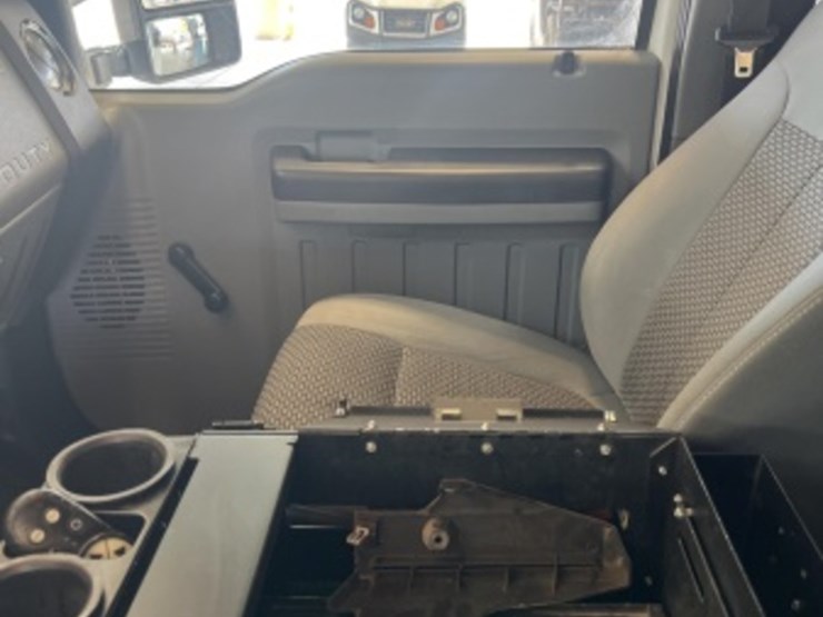 2013-ford-f550-image-22