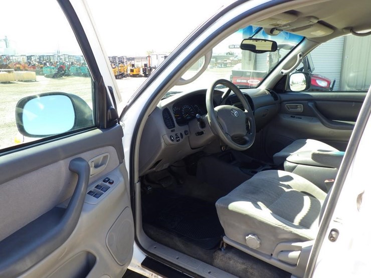 2004-toyota-tundra-image-5