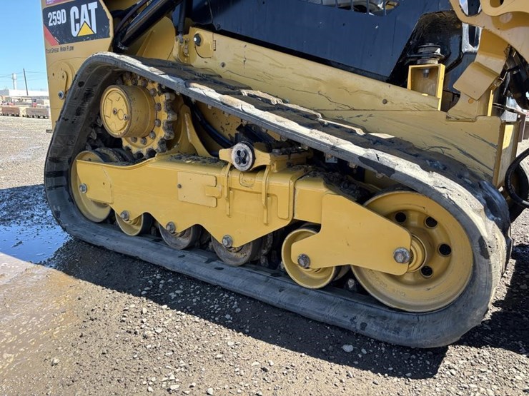 2016-caterpillar-259d-image-18