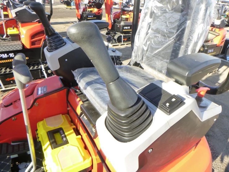 2025-tpm-16-hydraulic-excavator-image-22