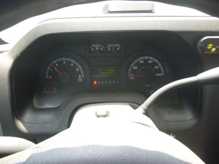 2017-ford-e450-image-13