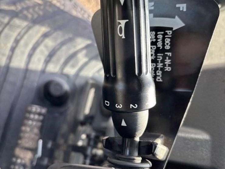2020-deere-310l-ep-image-36