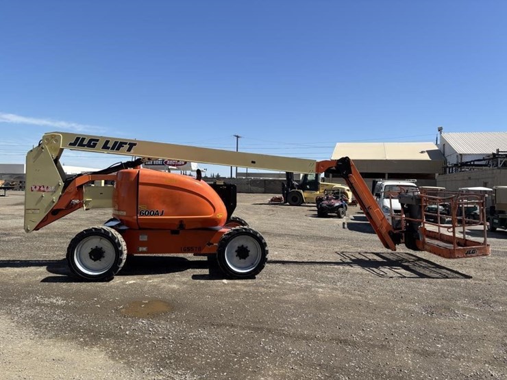 2013-jlg-600aj-image-7