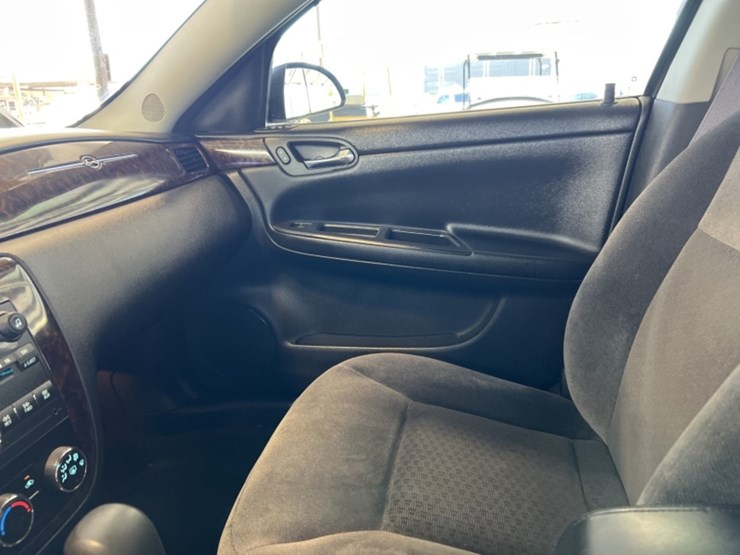 2015-chevrolet-impala-sdn-image-18