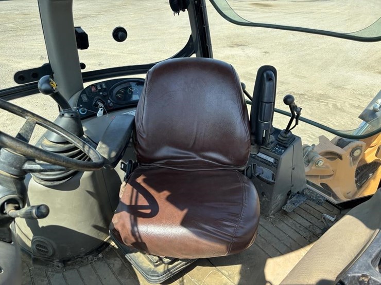 2015-case-super-n-loader-backhoe-image-32