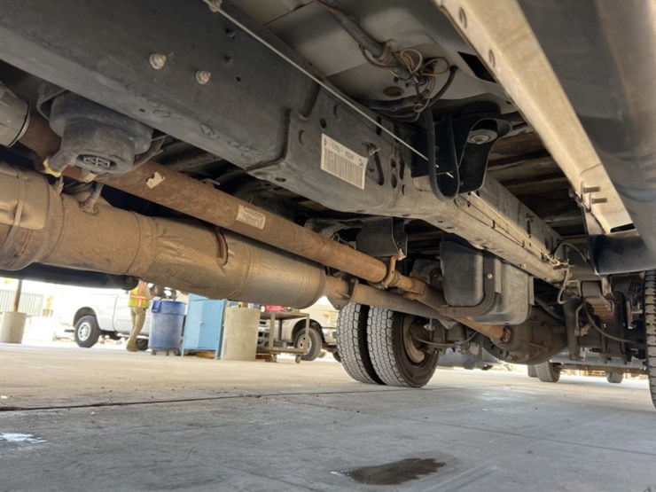 2013-ford-f550-image-30