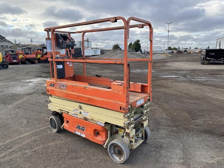 2015-jlg-1930es-image-4