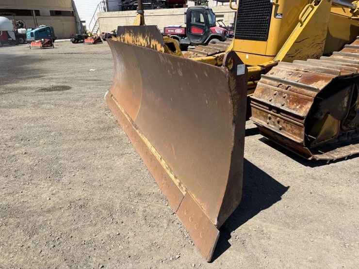 2006-caterpillar-d6n-image-9