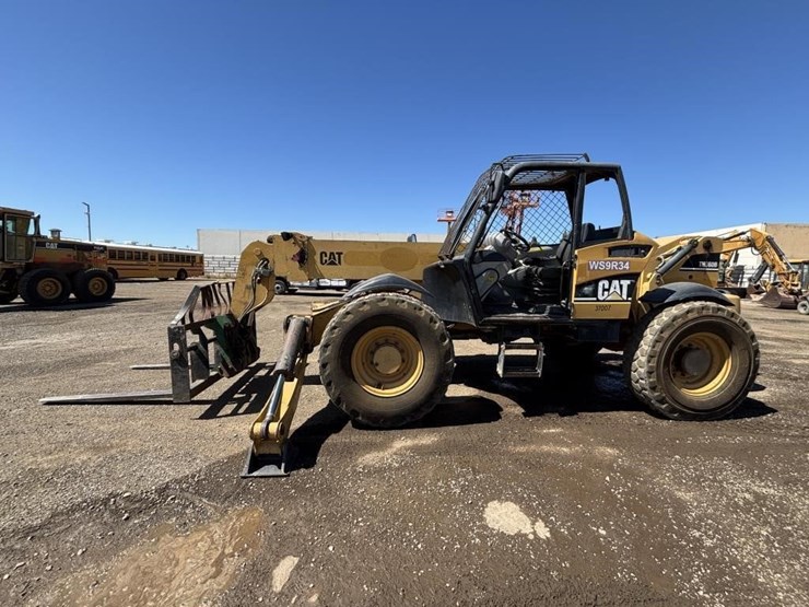 2004-caterpillar-th560b-image-5
