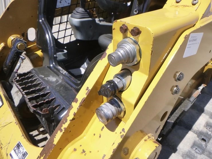 2019-caterpillar-249d-image-13