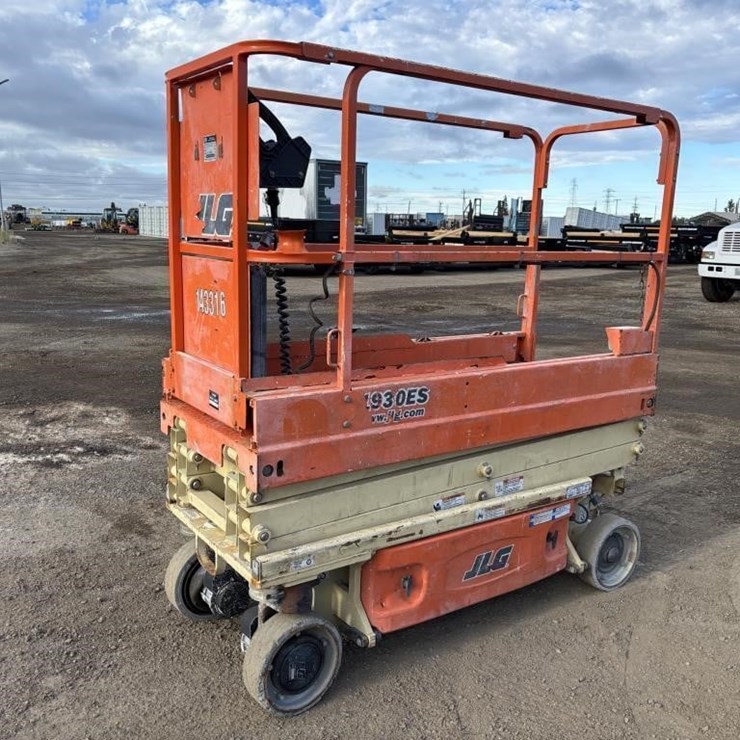 2015 JLG 1930ES