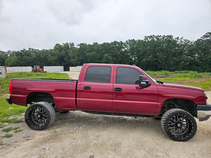 2005-chevrolet-silverado-image-21