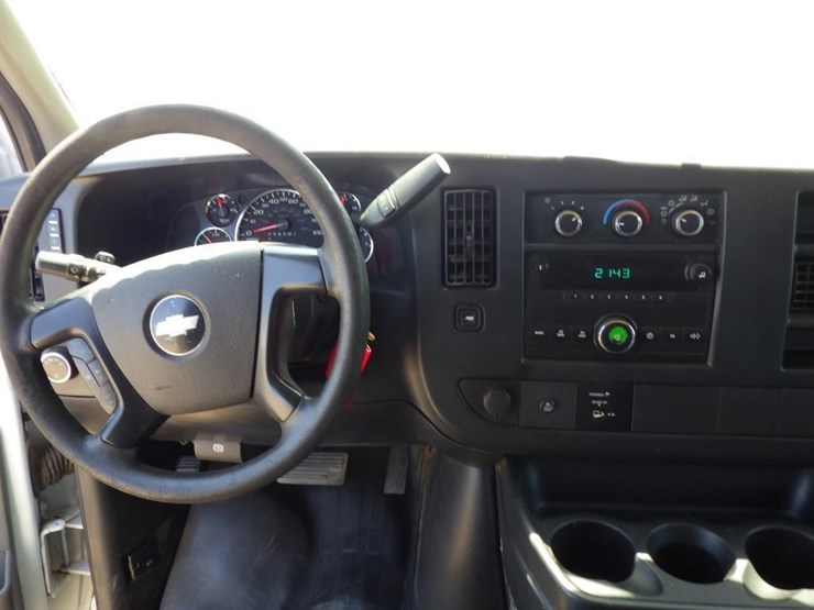 2013-chevrolet-express-3500-image-9
