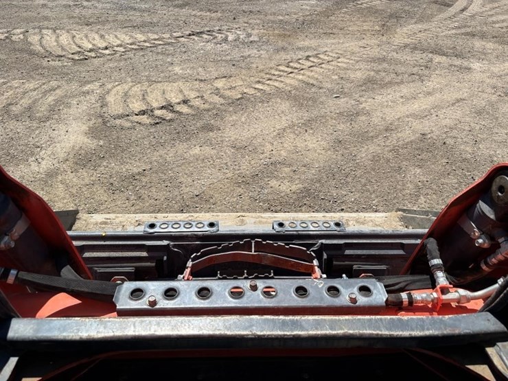 kubota-ssv65-image-21