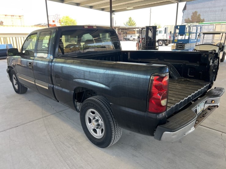 2004-chevrolet-silverado-1500-image-5