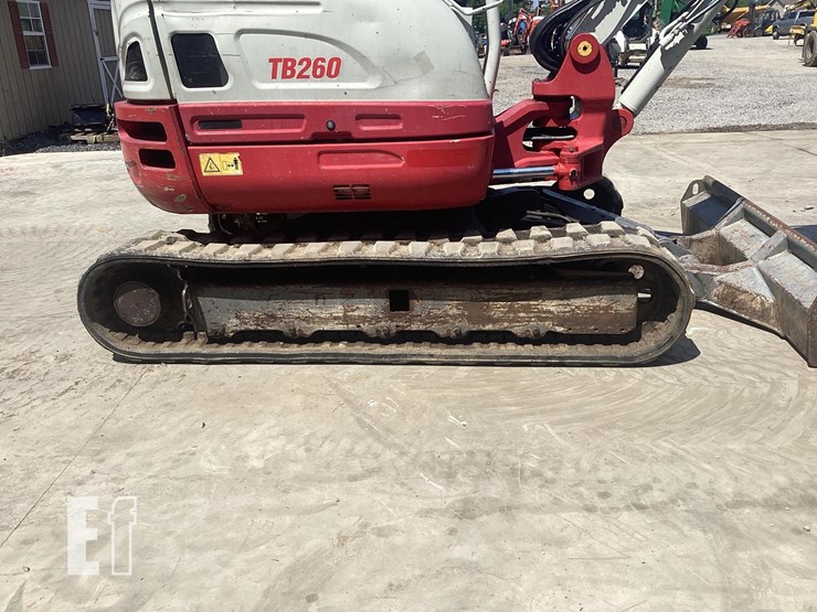2016-takeuchi-tb260-image-7