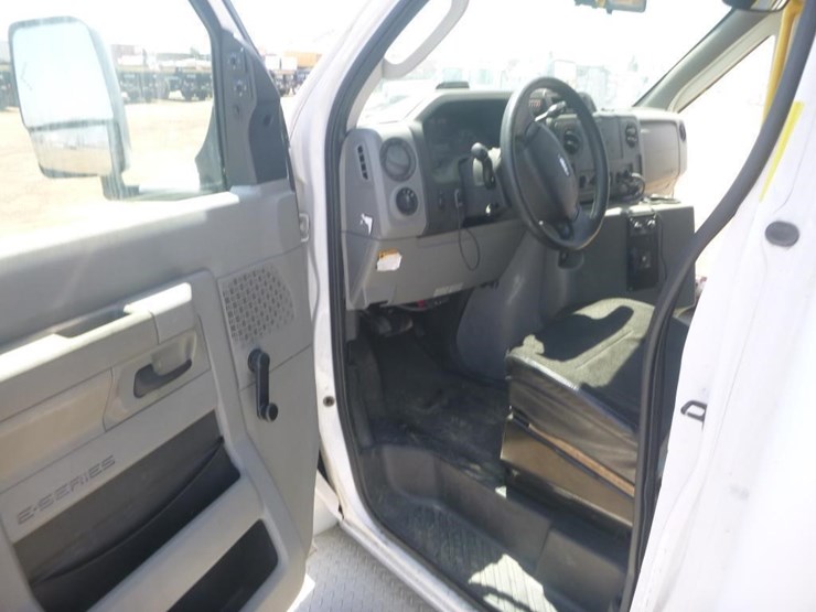 2014-ford-e450-image-10