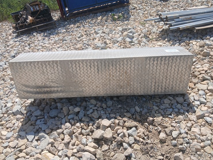 #18858-•-diamond-plate-tool-box-image-5