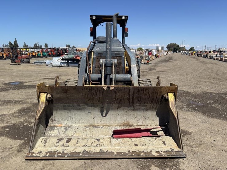 2014-deere-210k-image-6