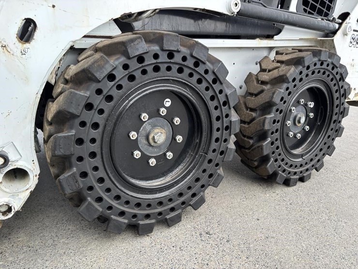 2017-bobcat-s450-image-14