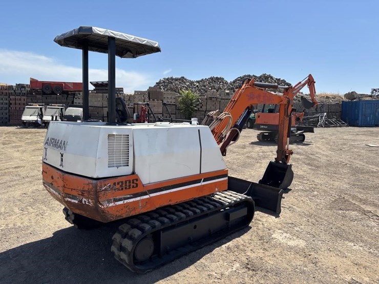 airman-hm305-hydraulic-excavator-image-3