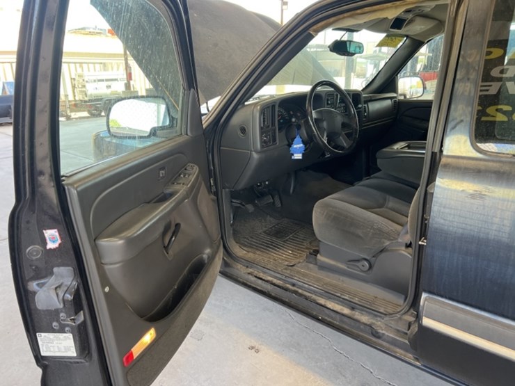 2004-chevrolet-silverado-1500-image-23