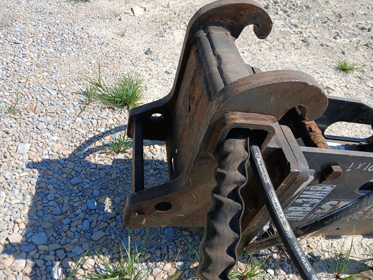 #20720-•-striker-hydraulic-hammer-excavator-attachment-image-12
