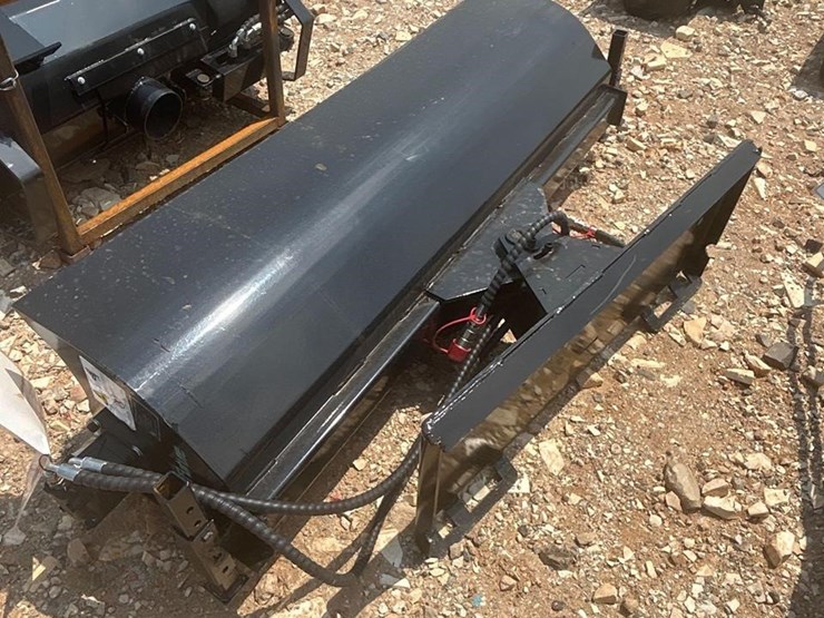 future-61in-skid-steer-sweeper-image-4