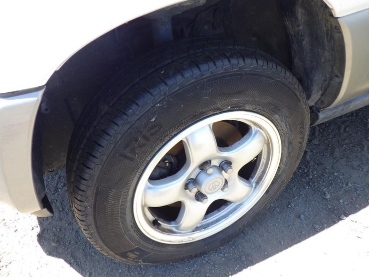 2002-toyota-rav4-image-13