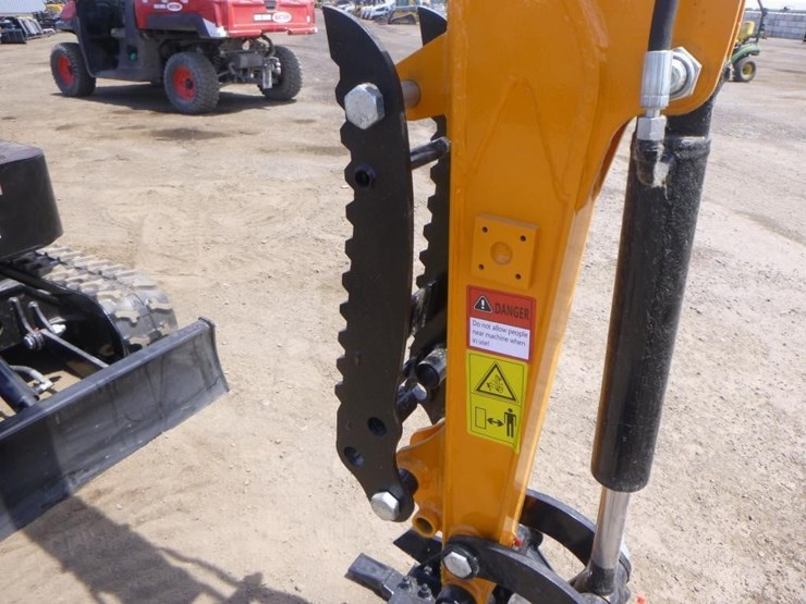 2025-vicsec-vc13j-hydraulic-excavator-image-12