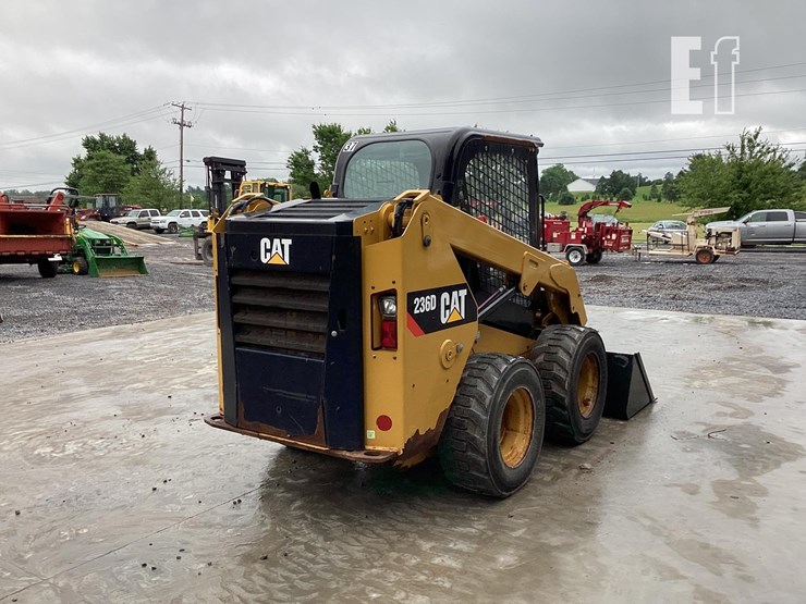2019-caterpillar-236d-image-4