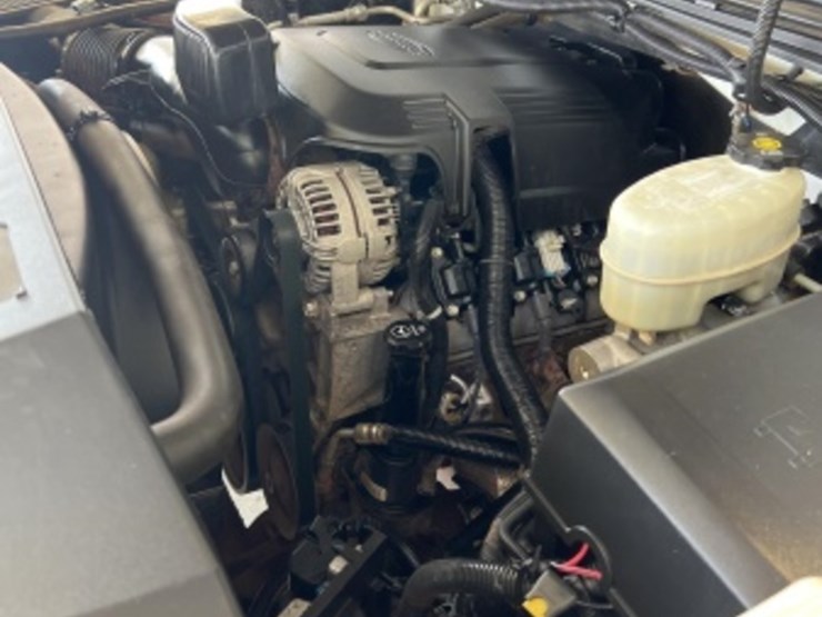 2013-chevrolet-silverado-2500hd-image-14