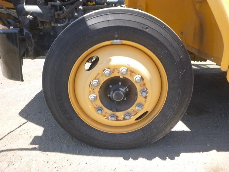 2006-freightliner-fs65-image-17