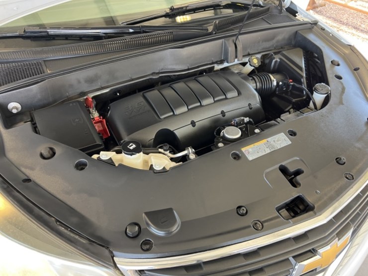 2016-chevrolet-traverse-ls-image-10