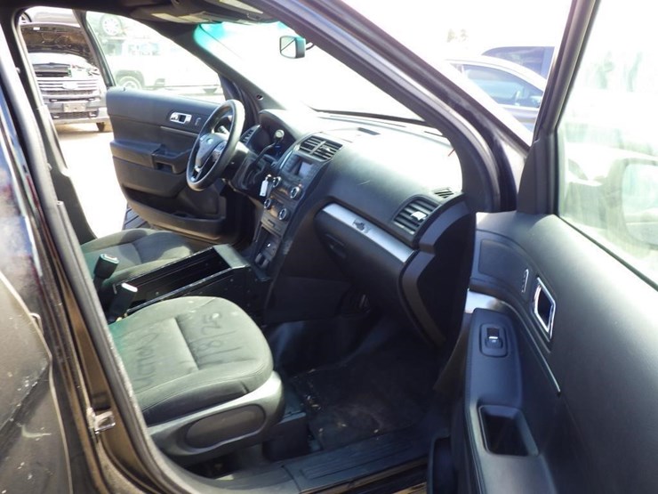 2017-ford-explorer-image-7