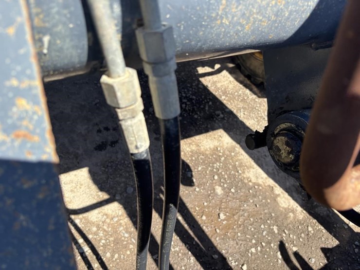 2014-deere-210k-image-13