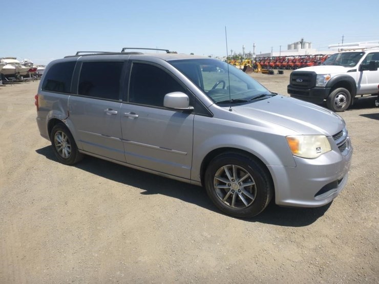 2013-dodge-grand-caravan-image-2