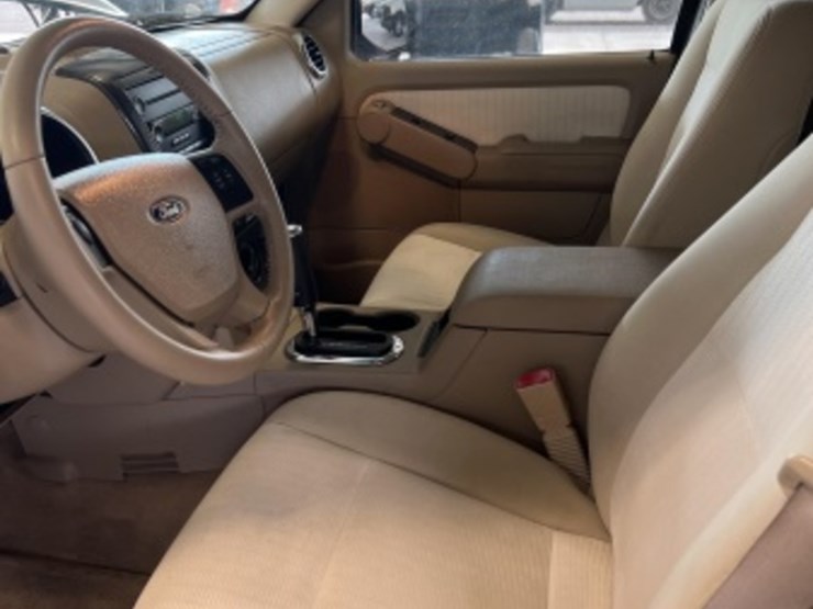 2008-ford-explorer-xlt-image-20