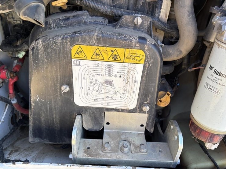 2021-bobcat-t76-image-37