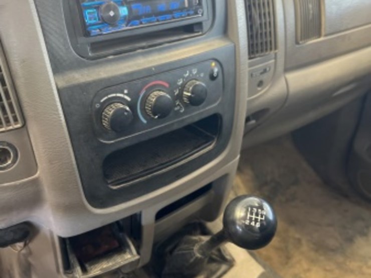 2003-dodge-ram-3500-image-19
