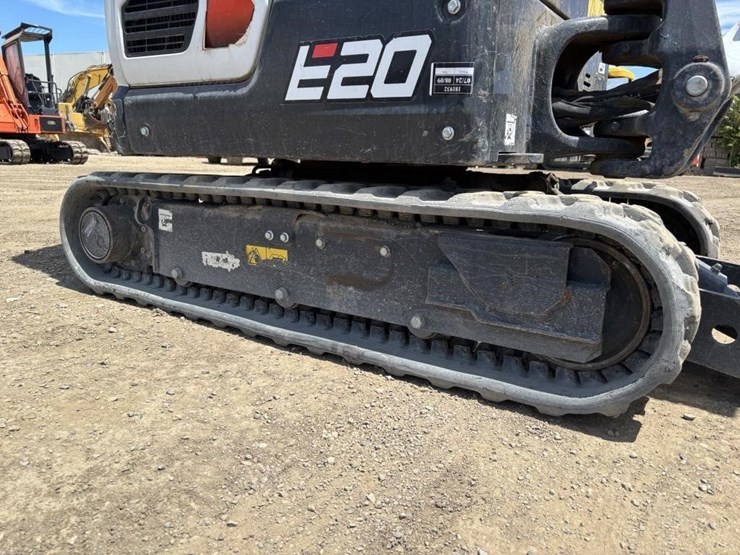 2022-bobcat-e20-image-23