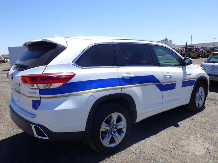 2017-toyota-highlander-image-3