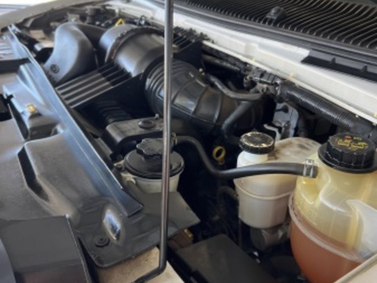 2014-ford-e350-image-15