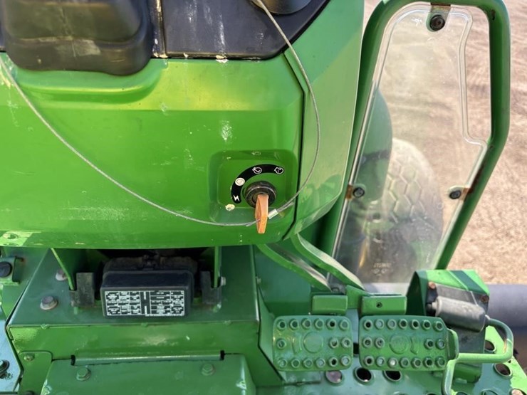 2018-john-deere-5075e-image-25