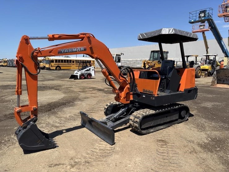 takeuchi-tb2507-hydraulic-excavator-image-1