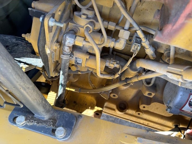 2020-deere-410l-image-63